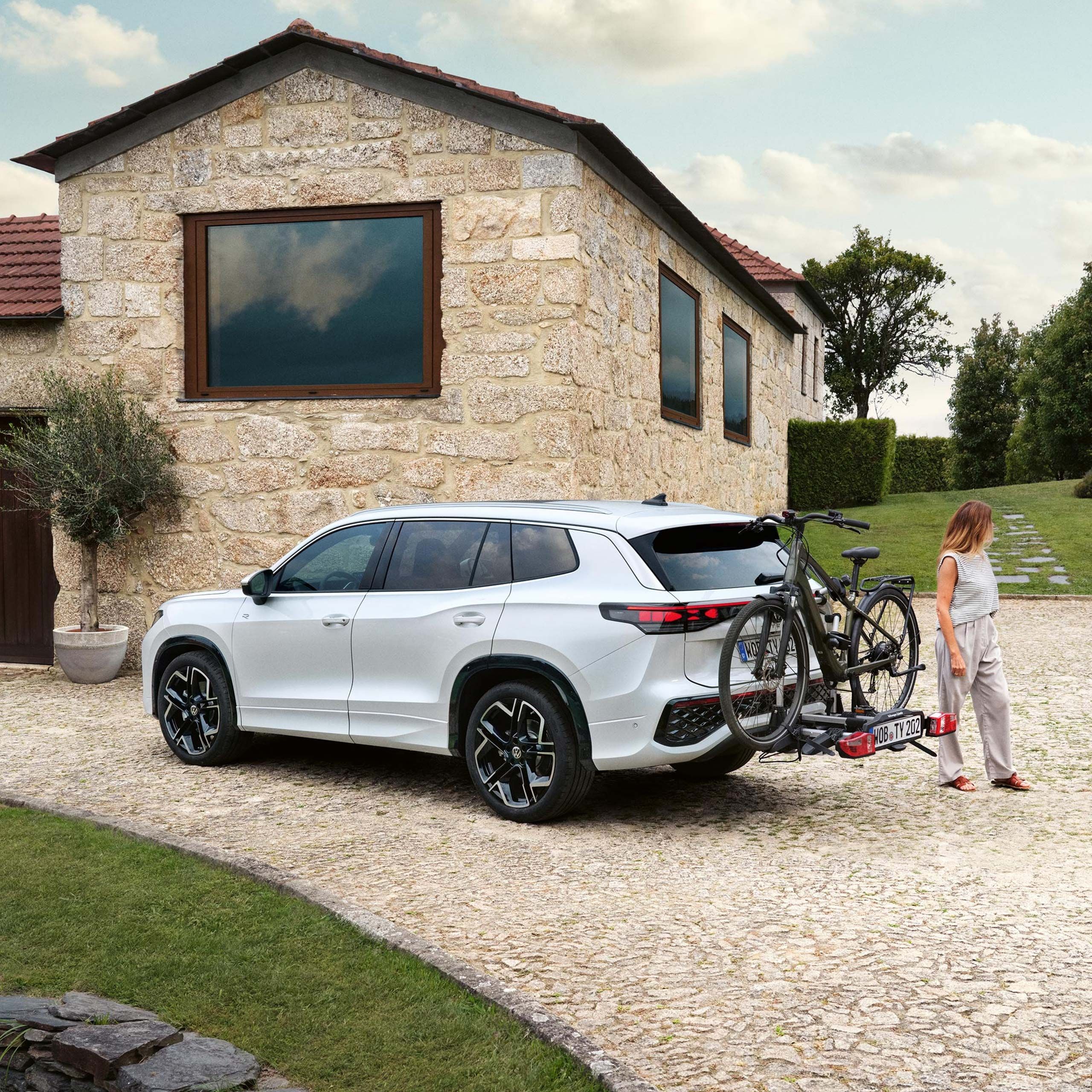 Bild von neuen VW Tayron mit Fahradträger